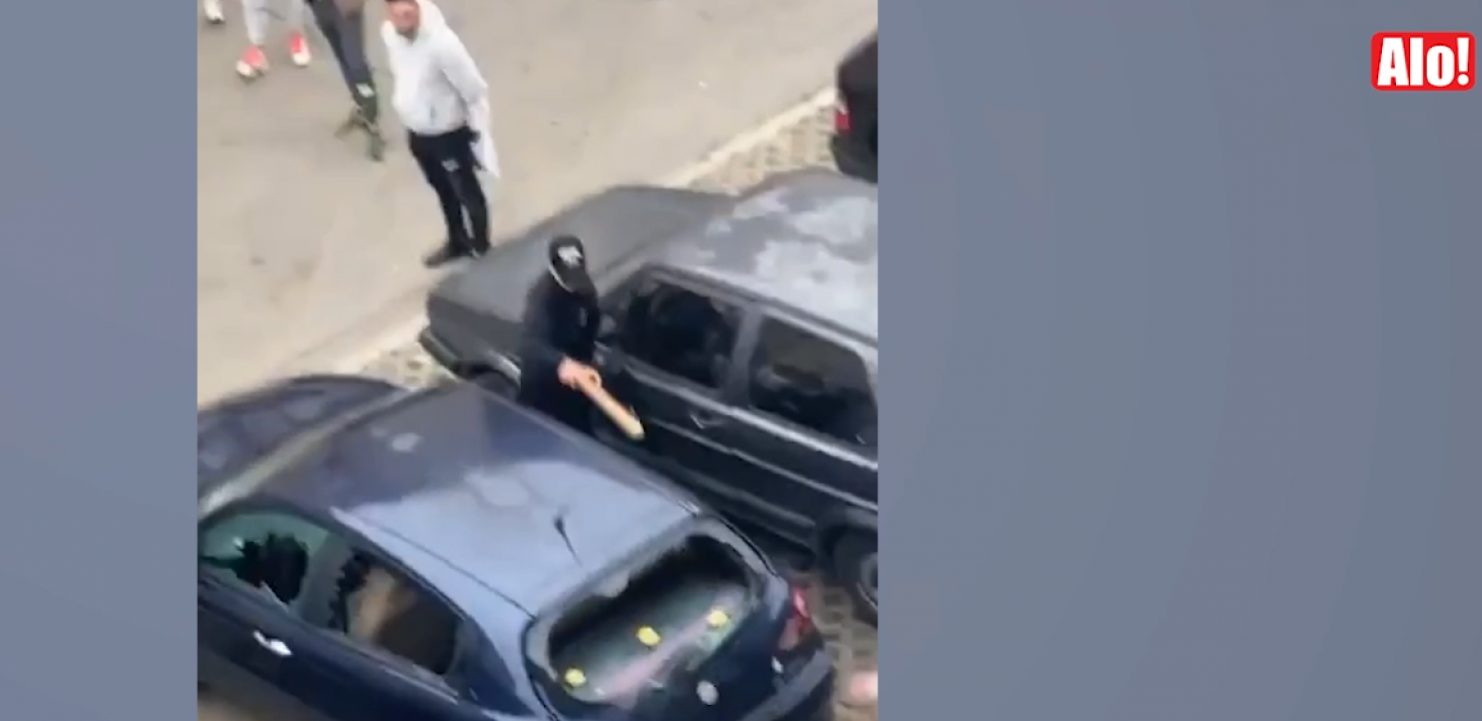 PALICAMA SE OSTRVILI NA VOZILO U NASELJU NAOČIGLED DECE I KOMŠIJA Maloletni vandali u Zemun Polju razlupali auto (VIDEO)