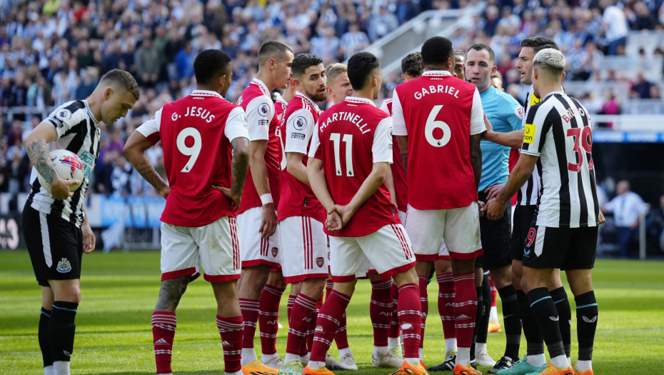 TITULA (JOŠ UVEK) NIJE IZGUBLJENA Arsenal lakše nego očekivano savladao Njukasl i sada čeka kiks šampiona