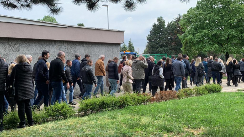 NADAM SE DA DA NASTAVLJAŠ SA MUZIKOM I NA ONOME SVETU Potresne reči na ispraćaju mladog pijaniste, od kojih bi i kamen zaplakao