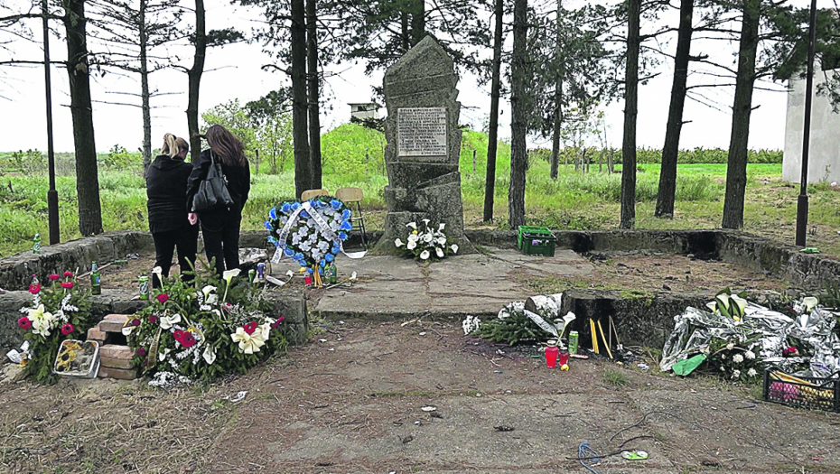 SAMO O MASAKRU PRIČAMO, DRUGIH TEMA NEMAMO Meštani dva sela ne prestaju da tuguju