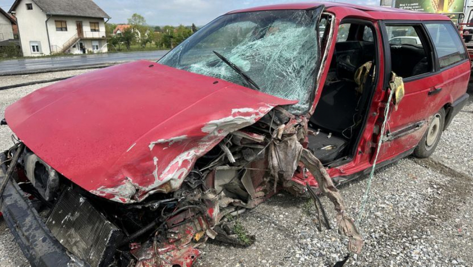 MUŠKARAC U TEŠKOM STANJU PREBAČEN U BOLNICU Detalji nesreće na Ibarskoj magistrali