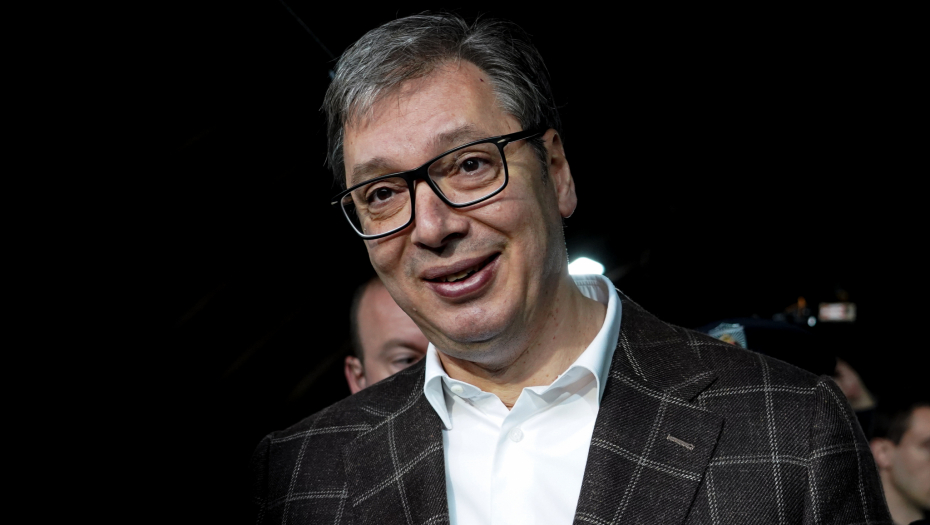 "OVO SAM DOBIO OD JEDNOG KRAJIŠNIKA" Vučić objavio hit snimak na Instagramu - Ima jedna priča o orlu i vranama...