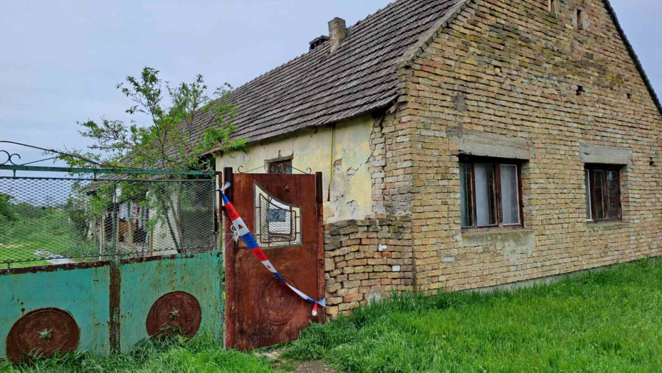 ON JE POKUŠAO DA IZVRŠI UBISTVO  Dečak (13) sekirom udario ženu, sina joj izbo nožem (FOTO)