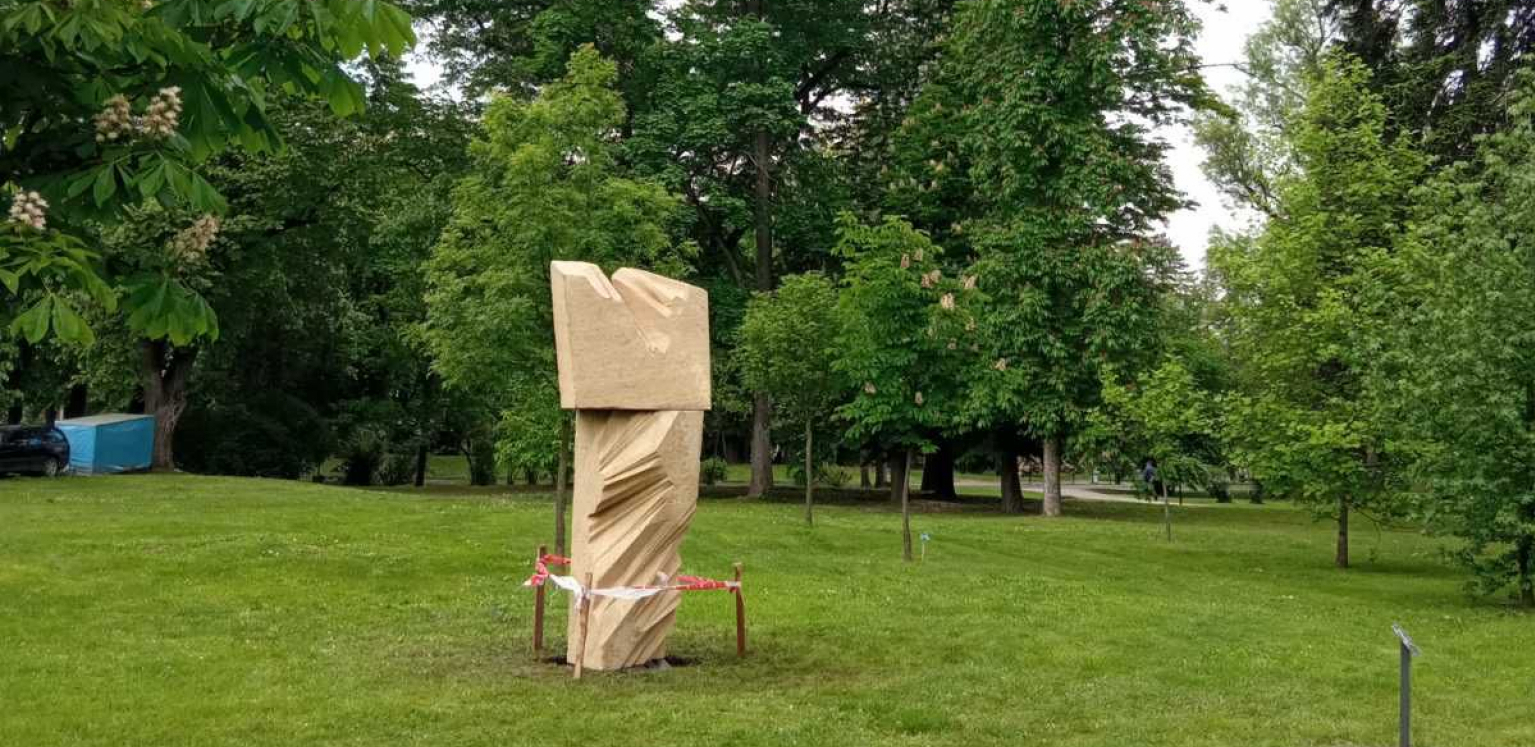 ČUVANJE KULTURE I TRADICIJE VRNJAČKE BANJE Obnovljena skulptura Petar Hadži Boškov dobila posebno mesto u srcu Centralne Srbije