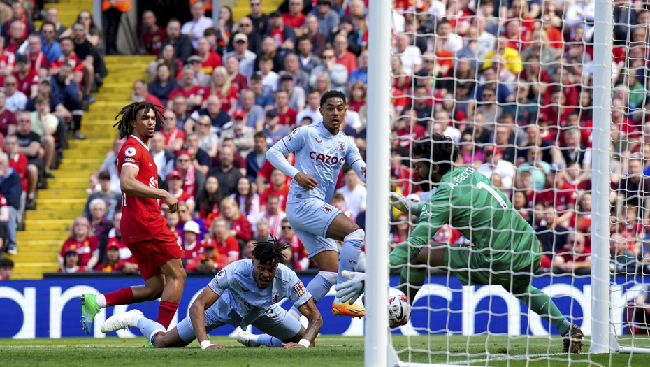 SUBOTNJE LUDILO U PREMIJER LIGI Liverpul ostao bez Lige šampiona, Firmino se golom oprostio od "Enfilda", Everton u 100. minutu do zlata vrednog boda