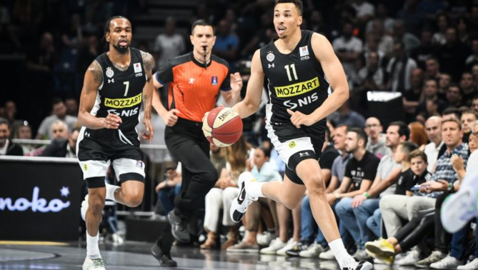 CRNO-BELA LEKCIJA STUDENTIMA ZA POLUFINALE ABA LIGE Partizan u 