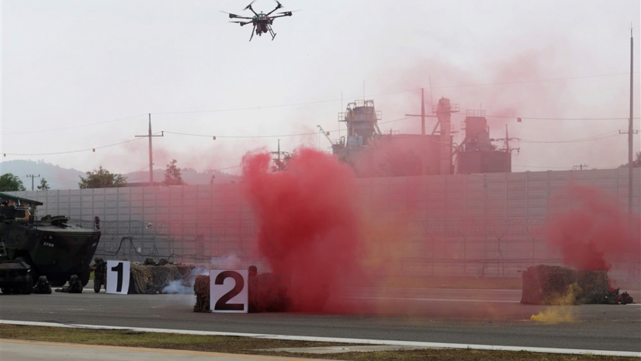 Naoružani dron na poligonu