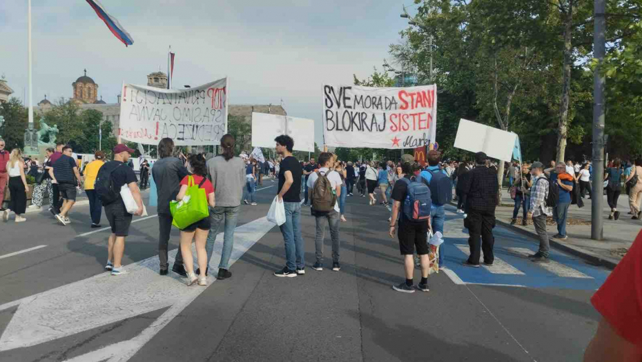 Peti protest Srbija protiv nasilja