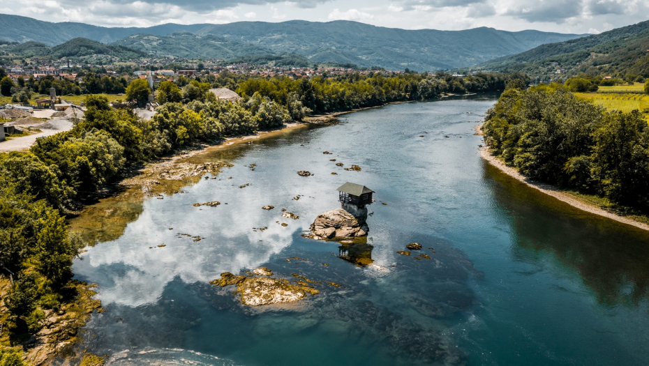 Kućica na Drini