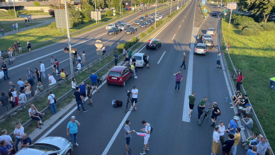 protest opozicija