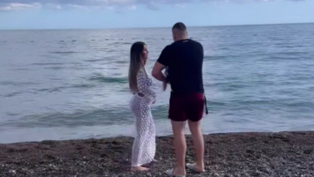 Jelena i Sloba sa Damjanom na plaži