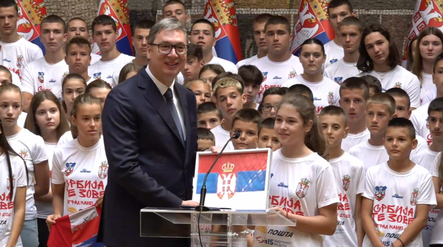 Aleksandar Vučić, mladi sportisti sa KiM, Srbija te zove