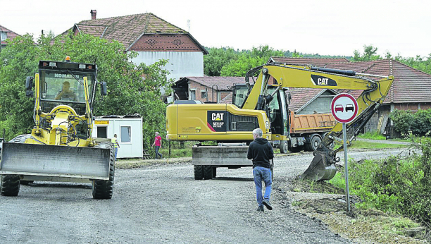 radovi na putu između Topole i Kragujvca