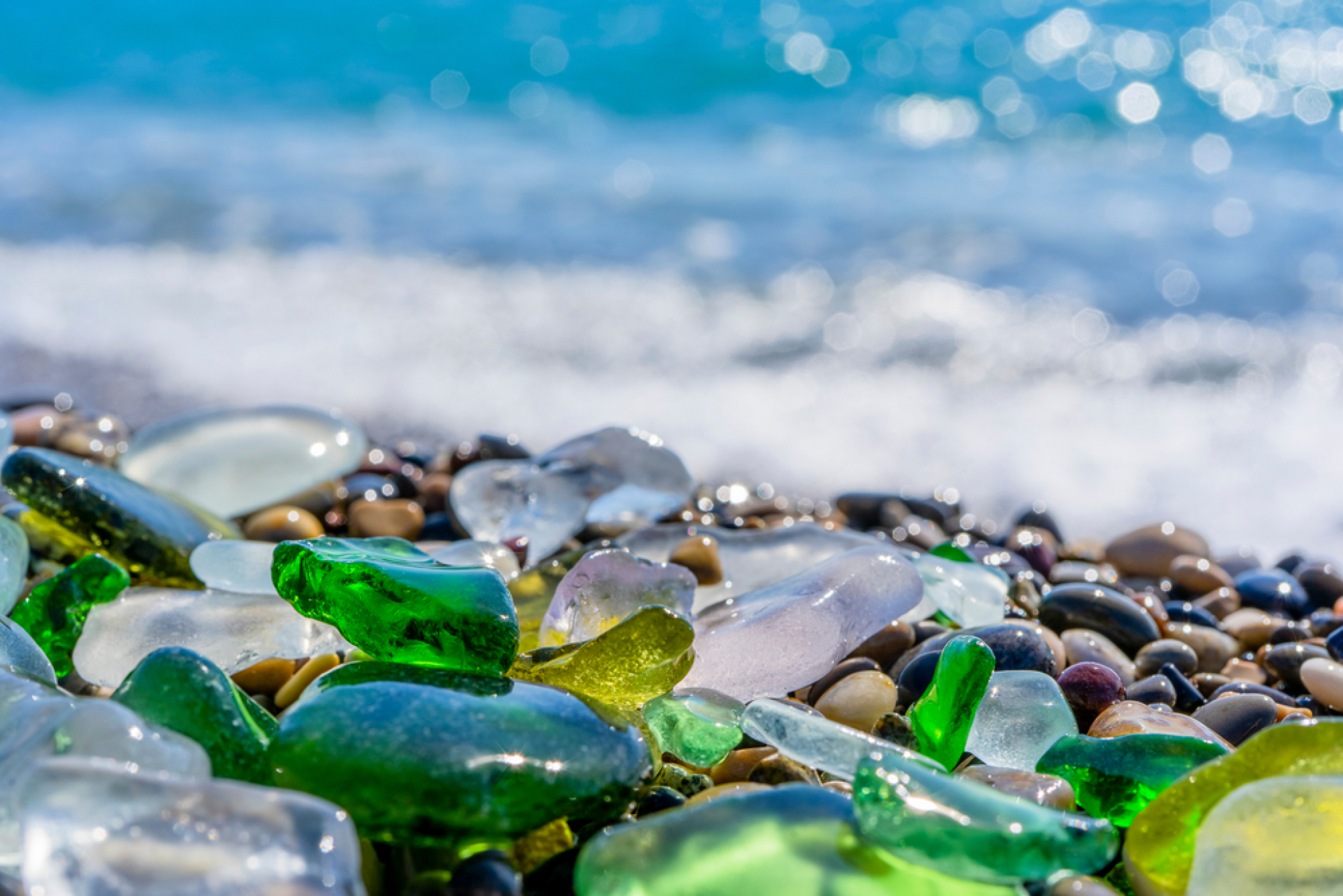 Stakleni kamenčići na plaži