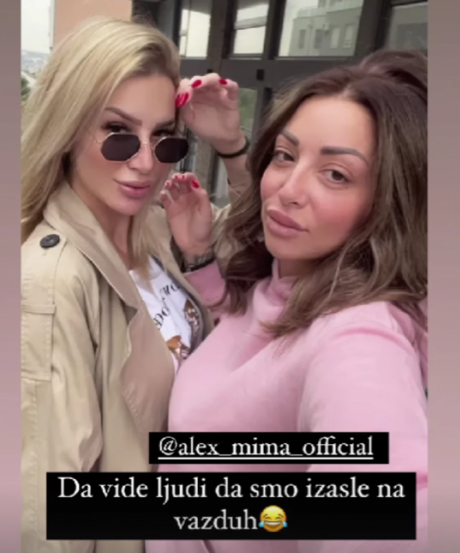 Aleksandra i Ana otišle u bioskop