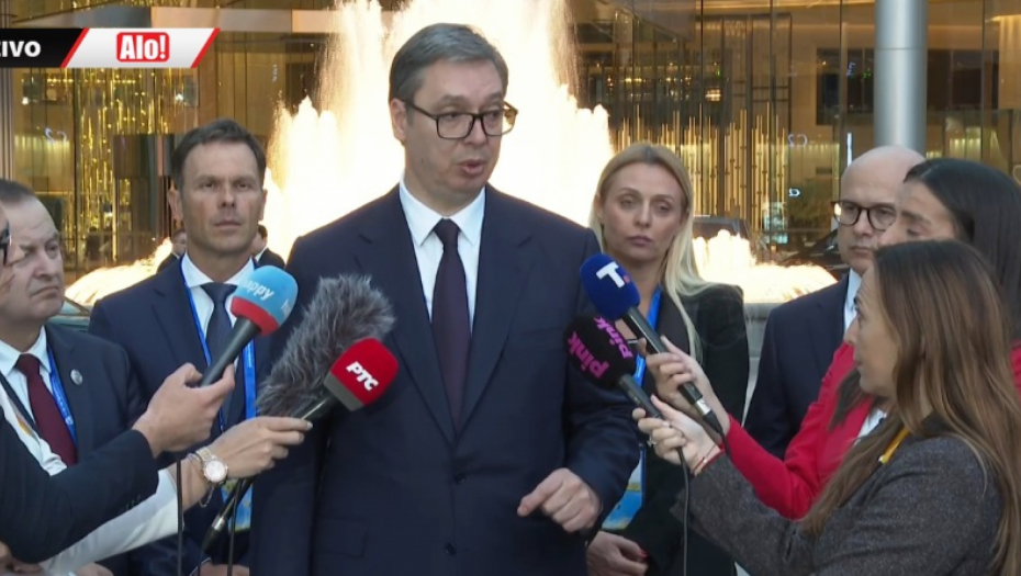 Vučić se obraća medijima iz Pekinga