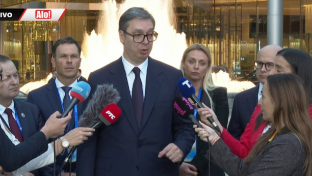 Vučić se obraća medijima iz Pekinga