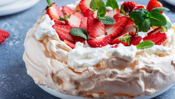 pavlova torta