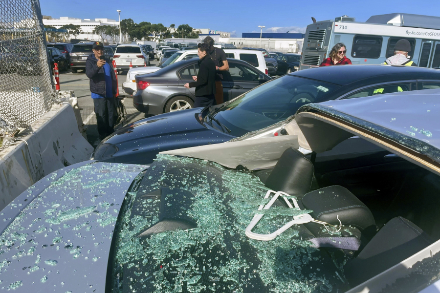 Točak otpao sa aviona u San Francisku