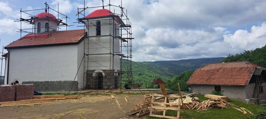 crkva svetih apostola petra i pavla