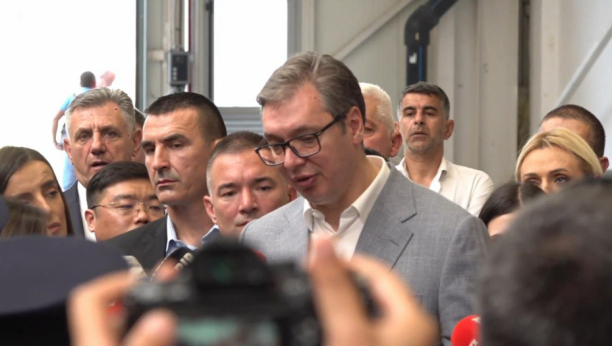 Predsednik Vučić prisustvuje predstavljanju novog kineskog brzog voza - Soko