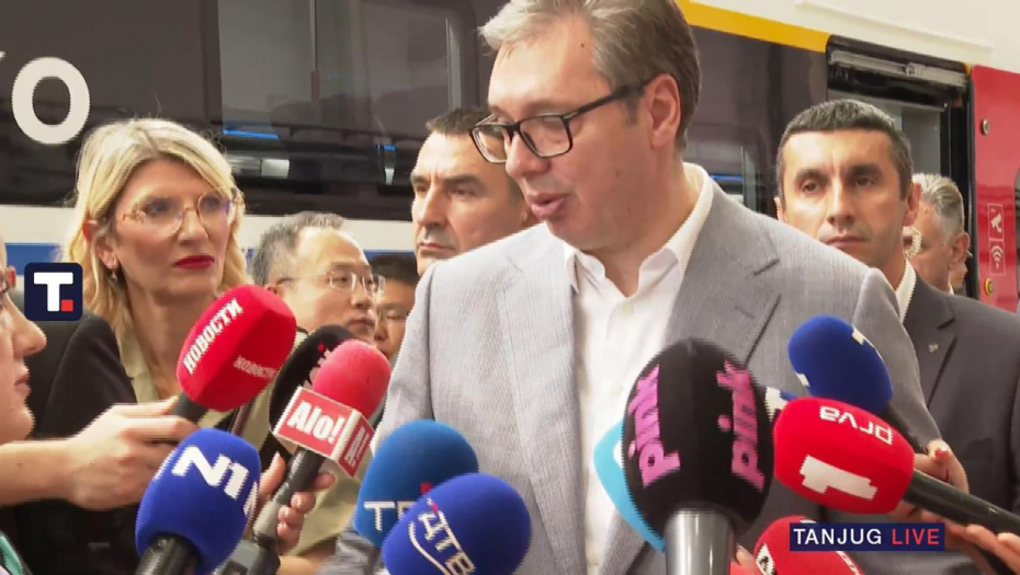 Predsednik Vučić prisustvuje predstavljanju novog kineskog brzog voza - Soko