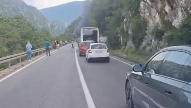 Sudar kamiona i automobila u tunelu kod Mostara