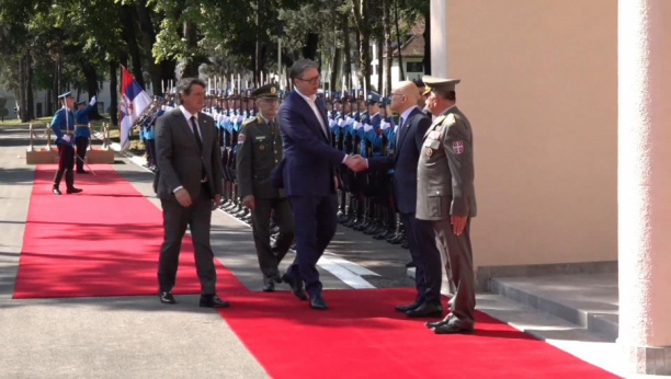 Predsednik Vučić prisustvuje sednici proširenog kolegijuma načelnika Generalštaba