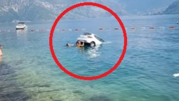 Auto u moru