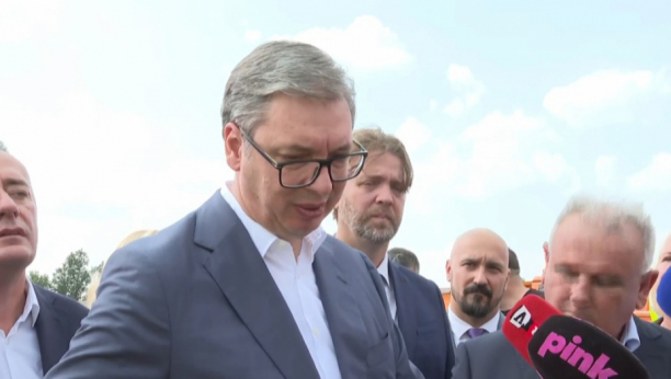 Predsednik Vučić obilazi radove na obilaznici oko Kragujevca