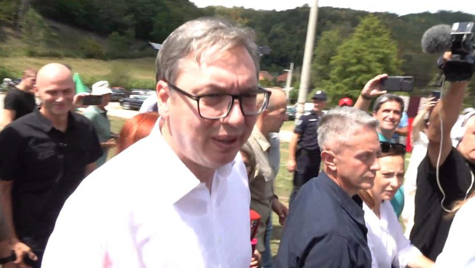 Predsednik Republike Srbije Aleksandar Vučić na manifestaciji "Dani proje i sira" u Medveđici