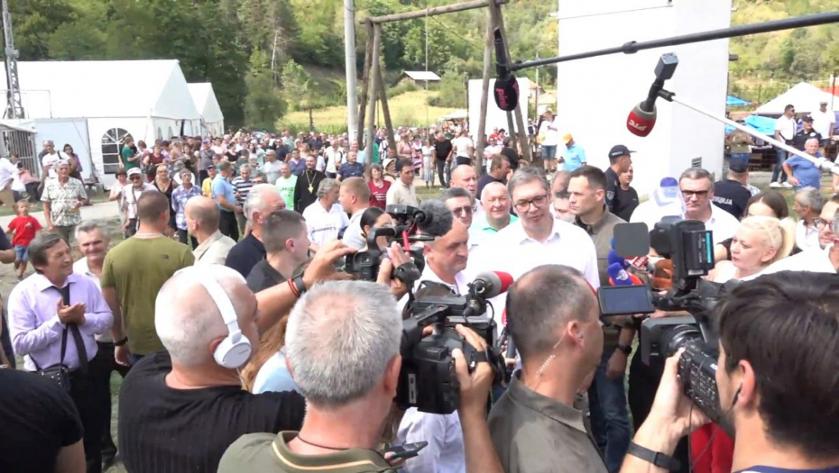 Predsednik Republike Srbije Aleksandar Vučić na manifestaciji "Dani proje i sira" u Medveđici