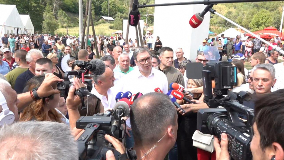 Predsednik Republike Srbije Aleksandar Vučić na manifestaciji "Dani proje i sira" u Medveđici