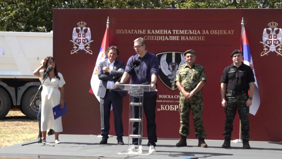 Predsednik Vučić polaže kamen temeljac za izgradnju objekta za Odred vojne policije "Kobre"