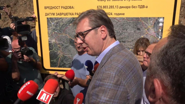 Predsednik Vučić obilazi radove na rekonstrukciji puta Bojić - Tekeriš