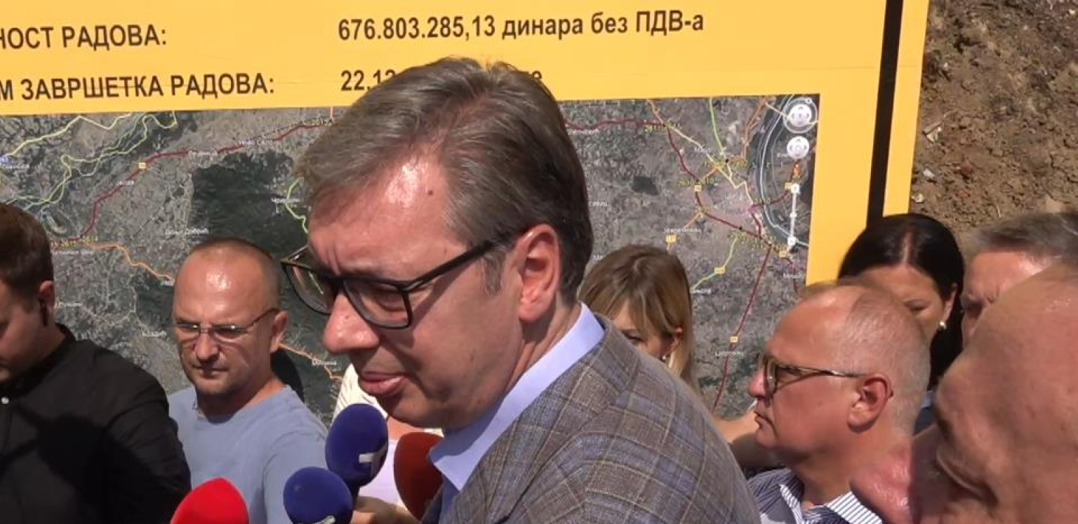 Predsednik Vučić obilazi radove na rekonstrukciji puta Bojić - Tekeriš