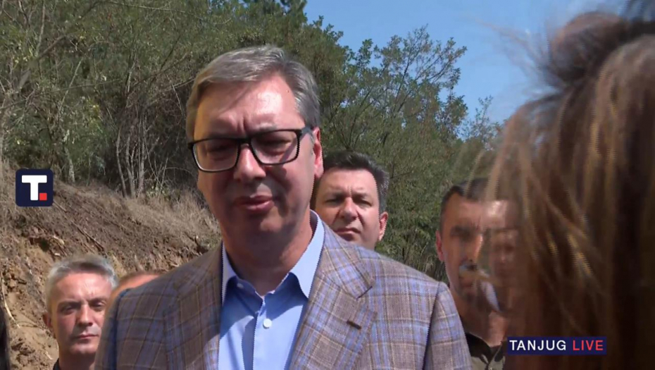 Predsednik Vučić obilazi radove na rekonstrukciji puta Bojić - Tekeriš