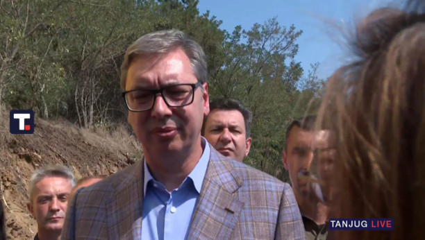 Predsednik Vučić obilazi radove na rekonstrukciji puta Bojić - Tekeriš