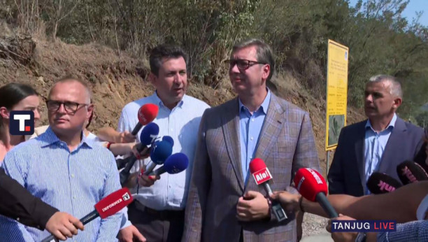 Predsednik Vučić obilazi radove na rekonstrukciji puta Bojić - Tekeriš