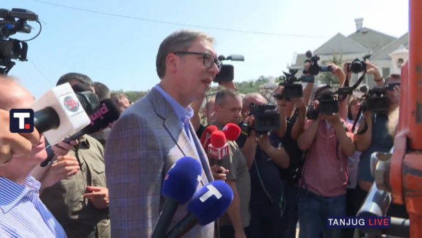 Predsednik Vučić obilazi radove na rekonstrukciji puta Bojić - Tekeriš