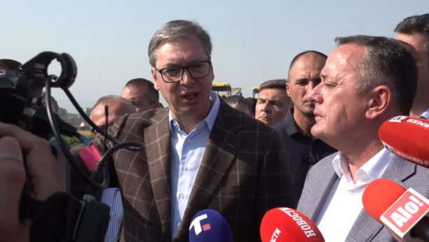 Predsednik Srbije Aleksandar Vučić obilazi radove na brzoj saobraćajnici Šabac - Loznica