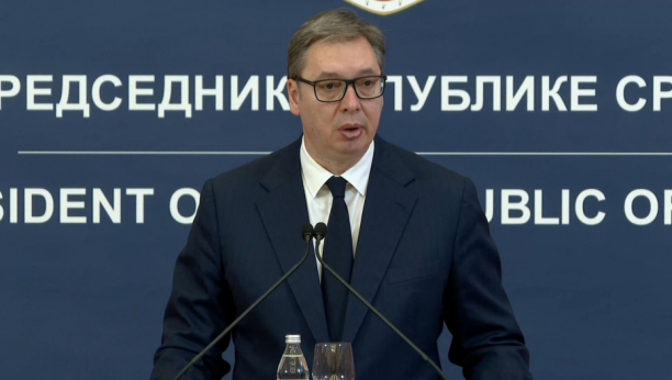 Predsednik Vučić prisustvuje otvaranju izložbe "Vojna diplomatija na putu ka slobodi"