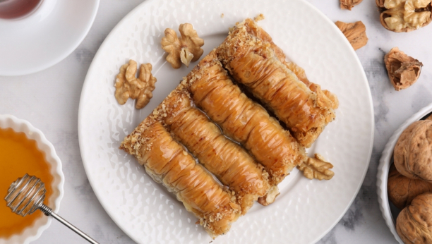 baklava sa orasima