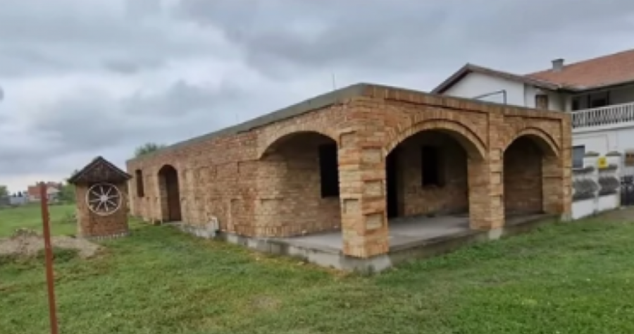 OVO JE IMANJE LUNE I MARKA Pazarili ogroman plac, u izgradnju ulažu nekoliko desetina hiljada evra! (VIDEO)