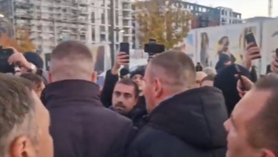 Protest kod BG na vodi