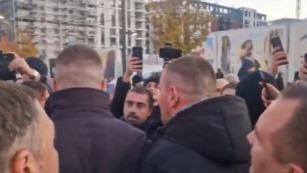 Protest kod BG na vodi