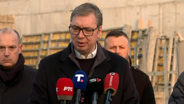 Predsednik Vučić obilazi gradilište Dečije bolnice Tiršova 2