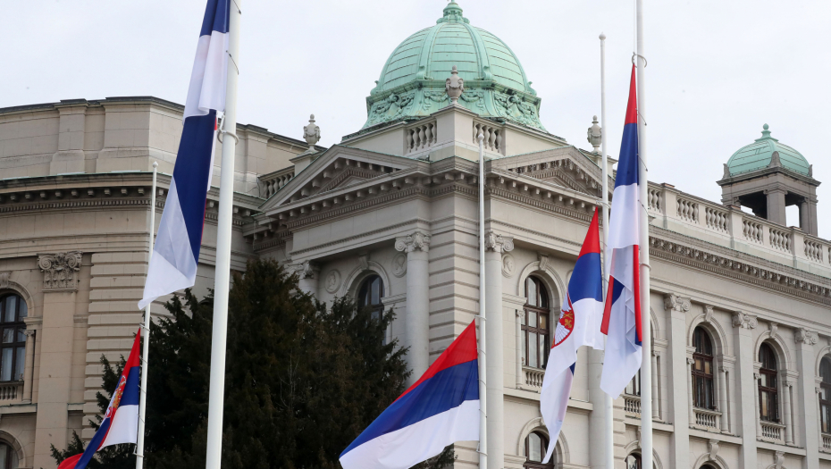 DANAS JE U SRBIJI DAN ŽALOSTI Zastave na pola koplja zbog stradalih u Barajevu, ovo su PRAVILA PONAŠANJA