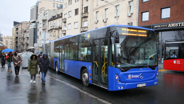 Plavi autobus