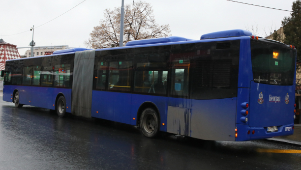 Plavi autobus